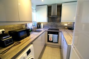 Kitchen- click for photo gallery